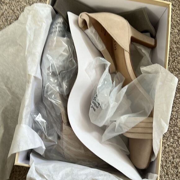 NYDJ • Addie 02 sand suede strappy sandals - Picture 9 of 13